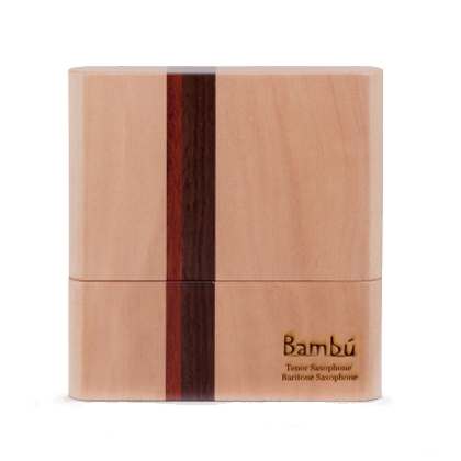 Vientos Bambú flisbeskytter for Tenorsax / Bassklarinett / Barytonsax med plass til 8 fliser - laget i de eksklusive tresortene Lenga / Valnøtt / Cancharana, og med magnetisk lukkemekanisme.